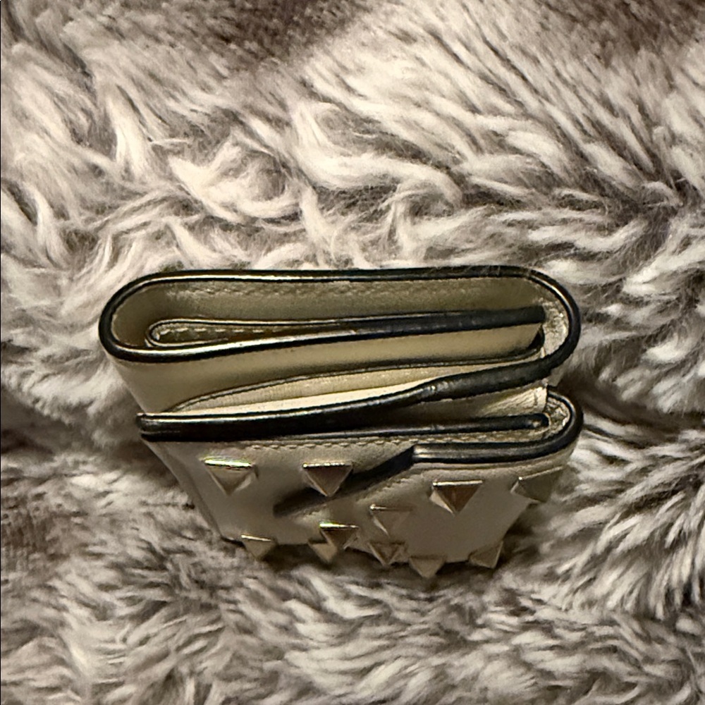 Valentino Garavani Studded Envelope Wallet - Cream Leather 🔥Rare🔥 - Picture 5 of 7